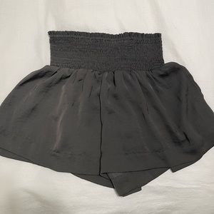 TCEC gray flowy shorts